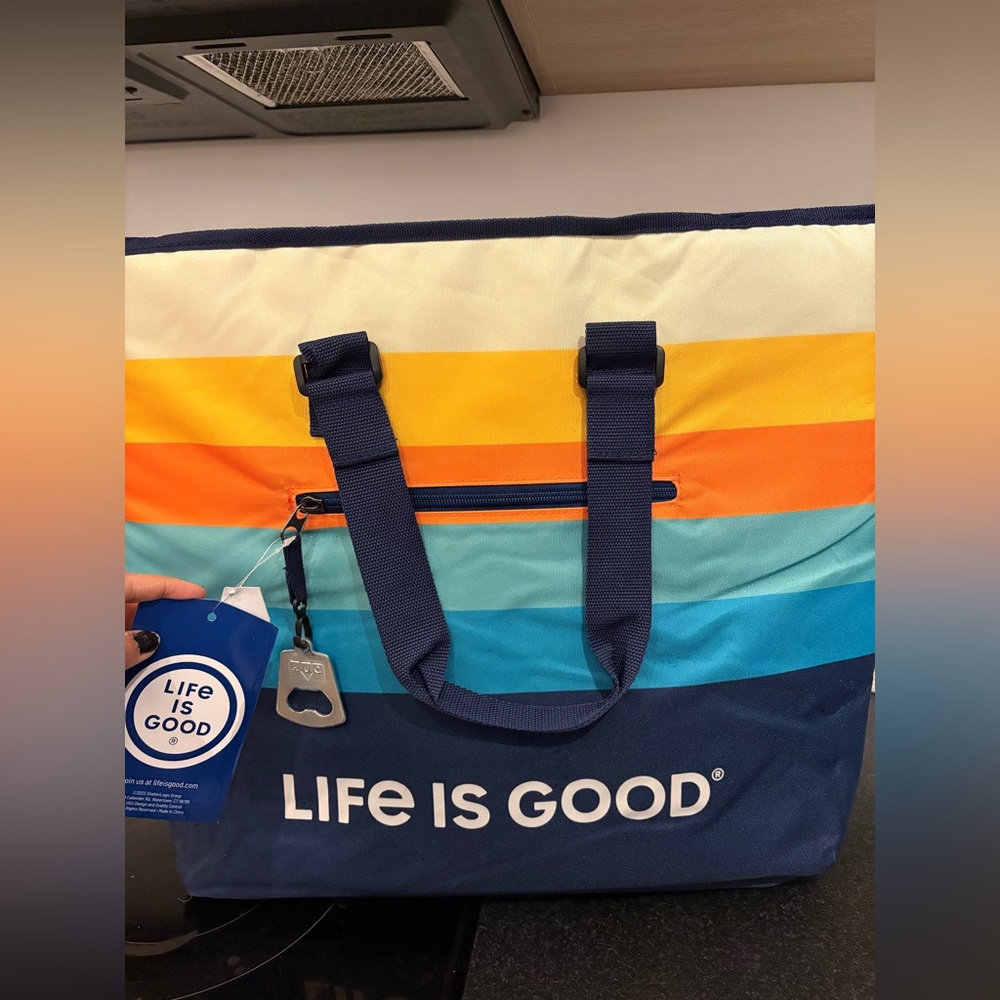 Life Is Good insulated tote bag brand new with tags and a beer opener